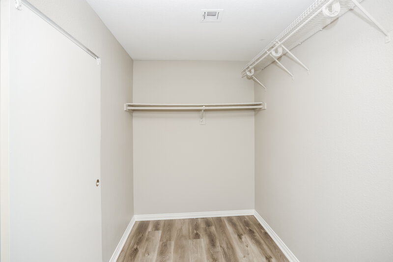 2,345/Mo, 5443 Cape Jasmine Ct North Las Vegas, NV 89031 Walk In Closet View