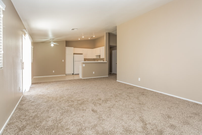 1,770/Mo, 2025 Falcon Crest Ave North Las Vegas, NV 89031 Living Room View