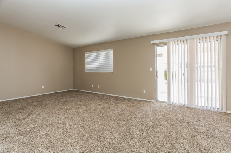 1,770/Mo, 2025 Falcon Crest Ave North Las Vegas, NV 89031 Living Room View 2