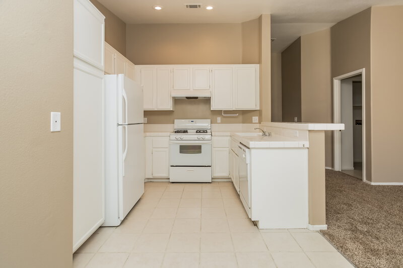 1,770/Mo, 2025 Falcon Crest Ave North Las Vegas, NV 89031 Kitchen View