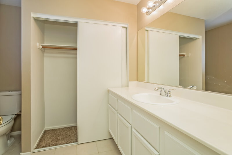 1,770/Mo, 2025 Falcon Crest Ave North Las Vegas, NV 89031 Master Bathroom View