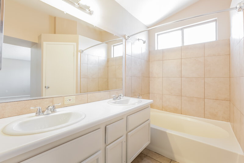 2,045/Mo, 4108 Compass Rose Way Las Vegas, NV 89108 Main Bathroom View