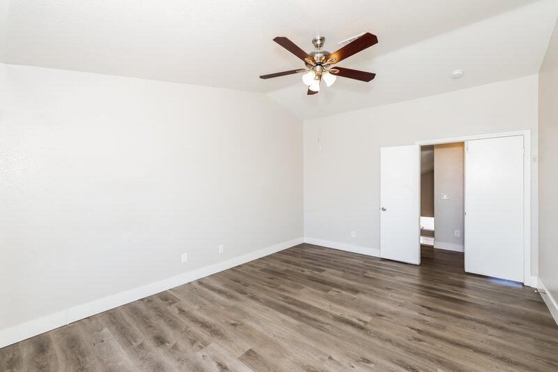 2,195/Mo, 1701 Klamath Falls Way Las Vegas, NV 89128 Main Bedroom View 2