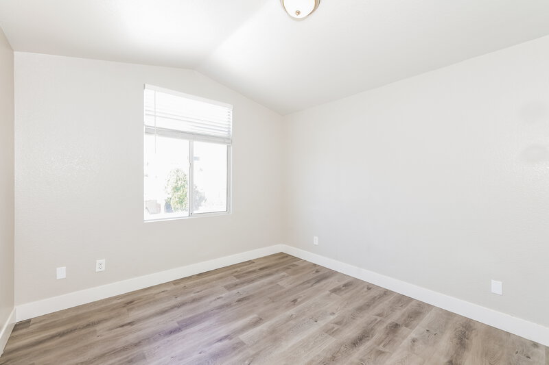 2,195/Mo, 1701 Klamath Falls Way Las Vegas, NV 89128 Bedroom View