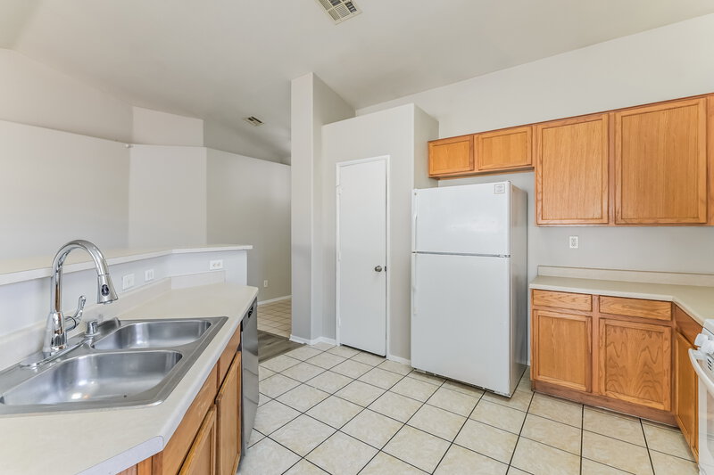 2,145/Mo, 4738 Zia Ridge St North Las Vegas, NV 89031 Kitchen View