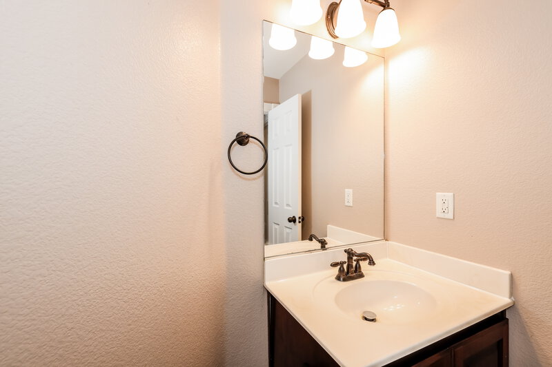 2,400/Mo, 2545 Wild Ambrosia Ave Henderson, NV 89074 Bathroom View