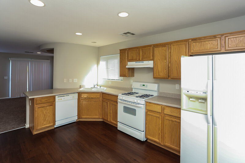1,660/Mo, 8636 Pitch Fork Ave Las Vegas, NV 89143 Kitchen View