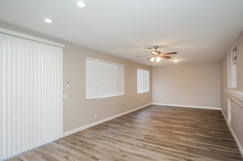 2,275/Mo, 8185 Flanders Terrace Dr Las Vegas, NV 89123 Living Room View 2