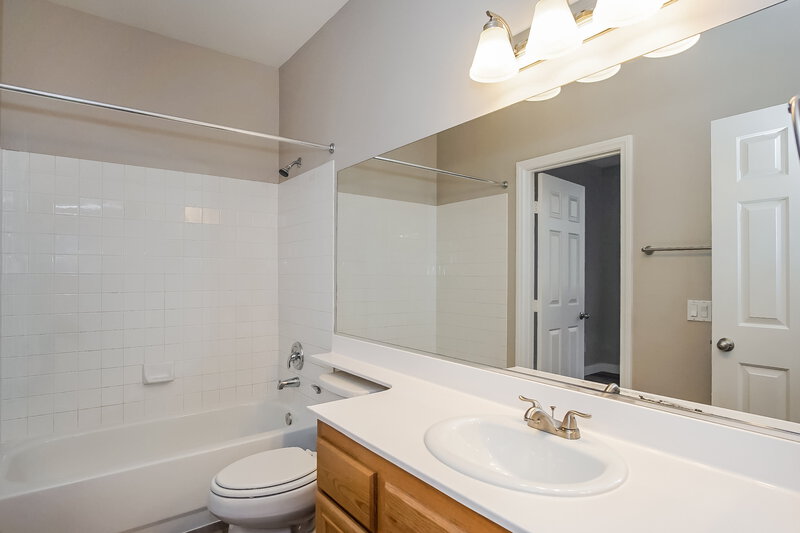 2,275/Mo, 8185 Flanders Terrace Dr Las Vegas, NV 89123 Bathroom View