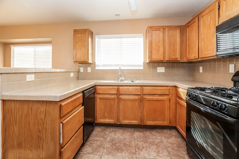 1,790/Mo, 4530 Calico Cliff Ct North Las Vegas, NV 89031 Kitchen View