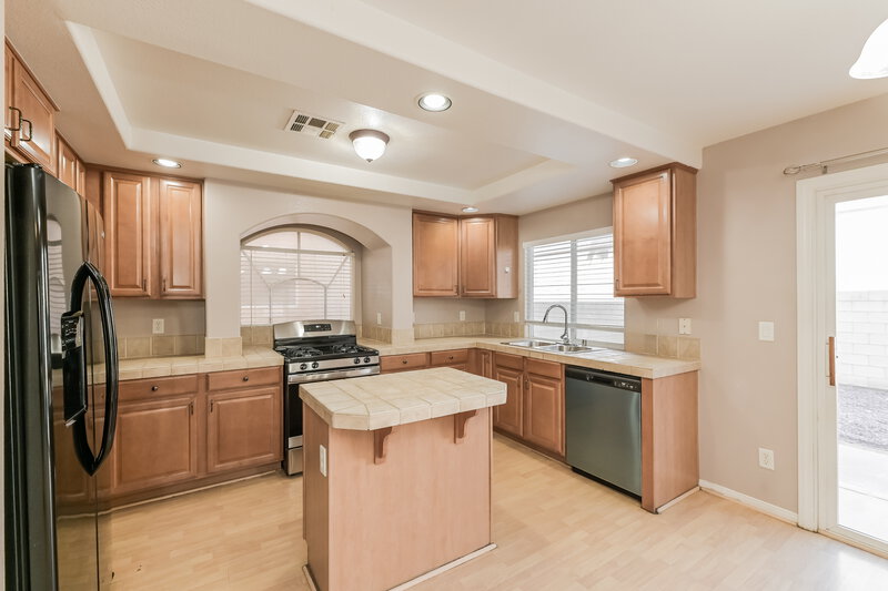 2,705/Mo, 896 Eureka Falls Ct Henderson, NV 89052 Kitchen View 2