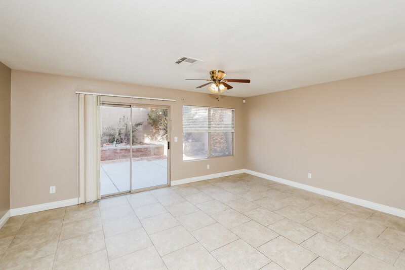 2,315/Mo, 4643 Cliff Breeze Dr North Las Vegas, NV 89081 Living Room View 2