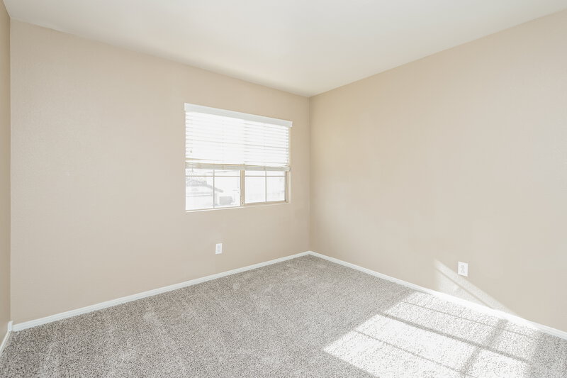 2,315/Mo, 4643 Cliff Breeze Dr North Las Vegas, NV 89081 Bedroom View 2