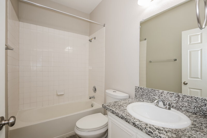 2,090/Mo, 10405 Turning Leaf Ave Las Vegas, NV 89129 Bathroom View