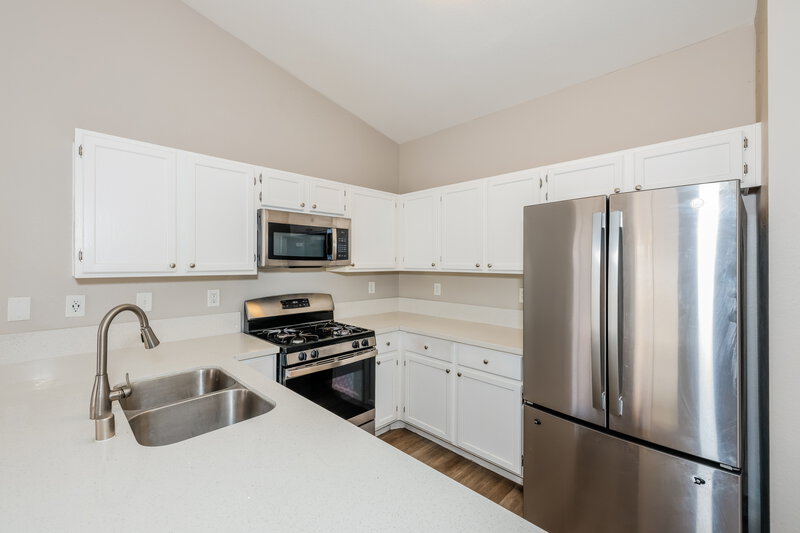 2,465/Mo, 5025 Vista del Rancho Way North Las Vegas, NV 89031 Kitchen View