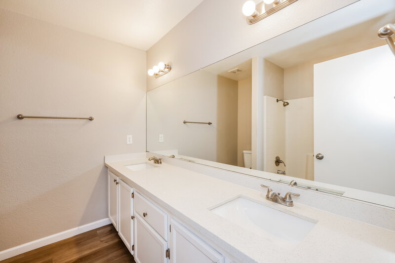2,465/Mo, 5025 Vista del Rancho Way North Las Vegas, NV 89031 Bathroom View