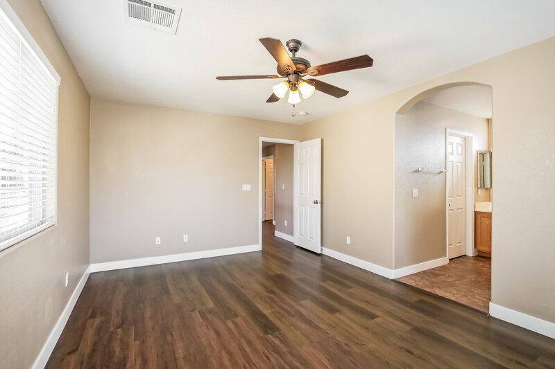 1,755/Mo, 8225 Wildwood Glen Dr Las Vegas, NV 89131 Main Bedroom View 2