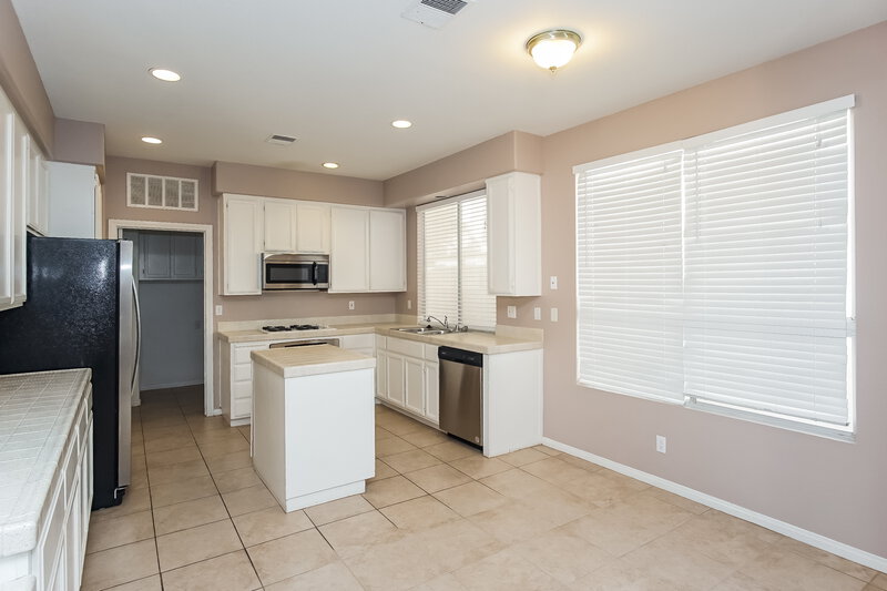 2,365/Mo, 271 Bluefield Ln Henderson, NV 89074 Kitchen View