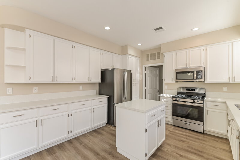 2,175/Mo, 271 Bluefield Ln Henderson, NV 89074 Kitchen View