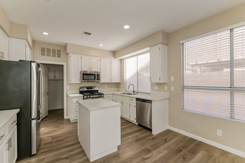 2,175/Mo, 271 Bluefield Ln Henderson, NV 89074 Kitchen View 2
