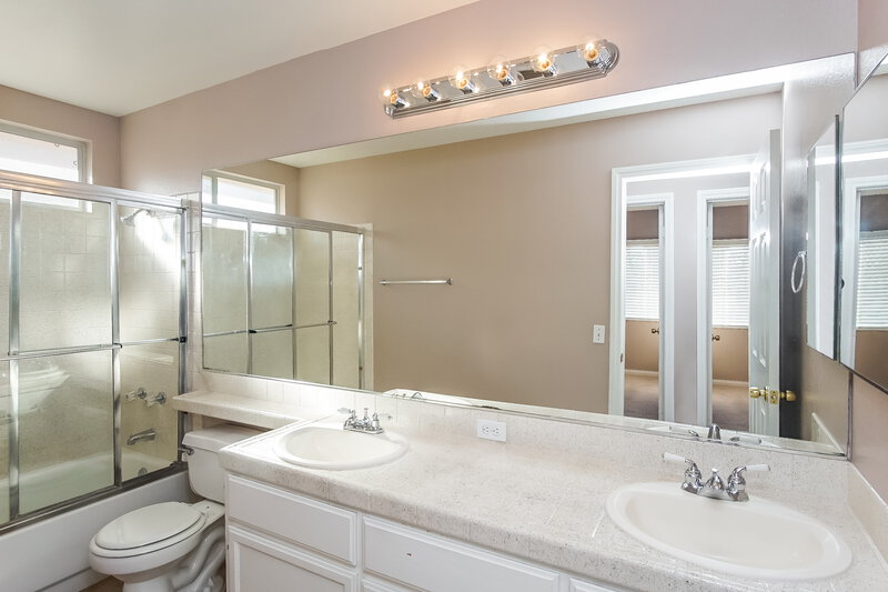 2,365/Mo, 271 Bluefield Ln Henderson, NV 89074 Master Bathroom View