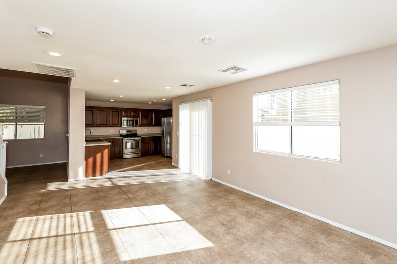 2,245/Mo, 970 Medina de Leon Ave Henderson, NV 89015 Family Room View 2
