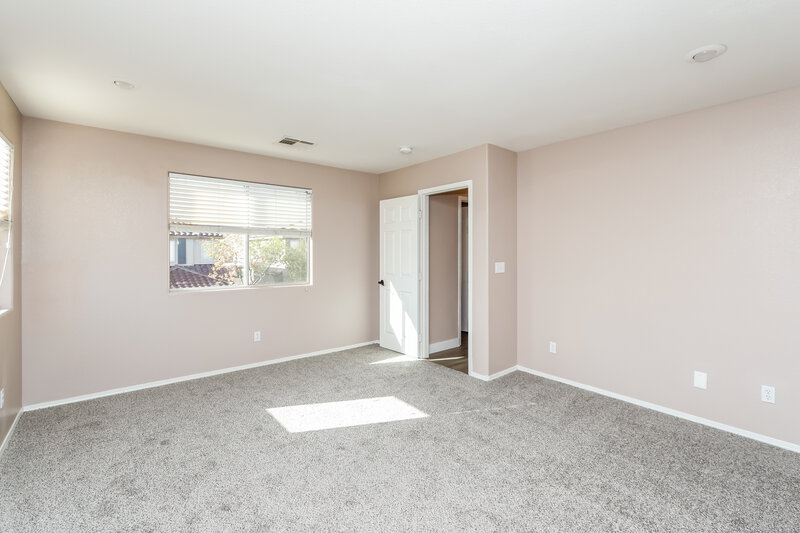 2,245/Mo, 970 Medina de Leon Ave Henderson, NV 89015 Main Bedroom View 2