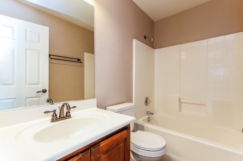 2,245/Mo, 970 Medina de Leon Ave Henderson, NV 89015 Bathroom View