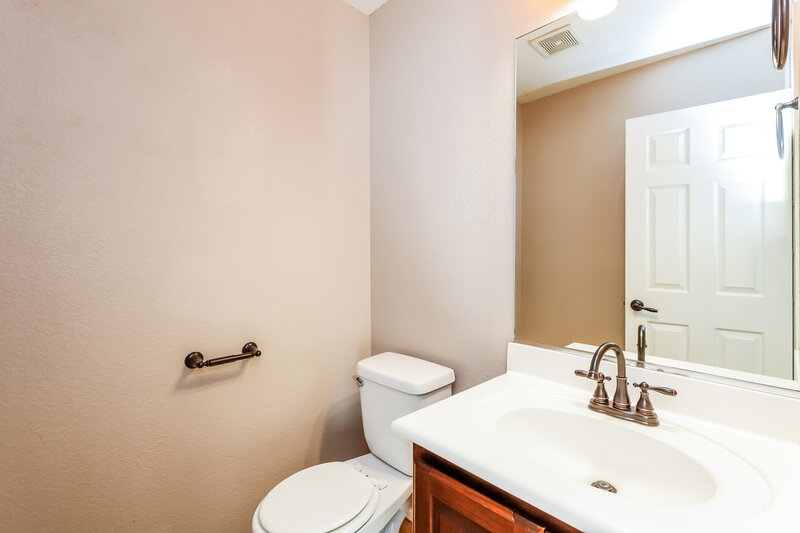 2,245/Mo, 970 Medina de Leon Ave Henderson, NV 89015 Bathroom View 2