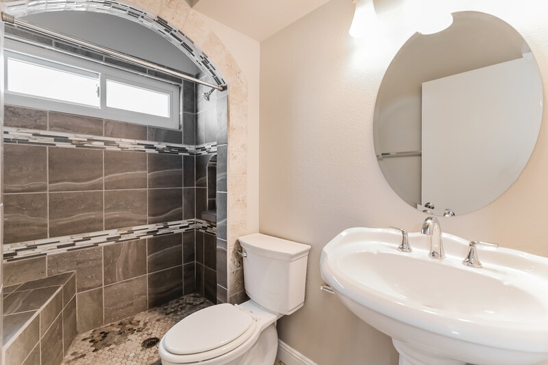 1,995/Mo, 949 Chaps Cir Henderson, NV 89002 Bathroom View