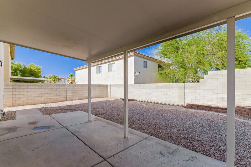 2,415/Mo, 10156 Monks Hood Ct Las Vegas, NV 89183 Covered Patio View