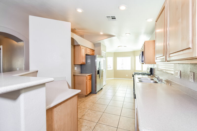 1,890/Mo, 740 Picasso Picture Ct North Las Vegas, NV 89081 Kitchen View