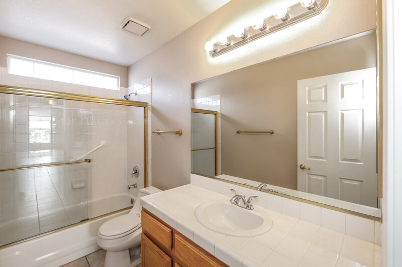2,290/Mo, 6409 Rancho Santa Fe Dr Las Vegas, NV 89130 Bathroom View