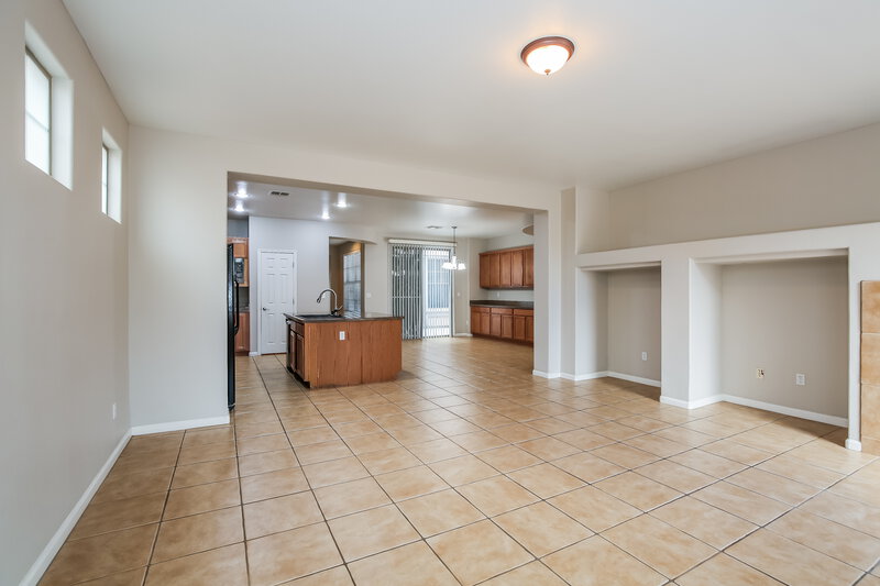 3,950/Mo, 5638 Mammoth Mountain St North Las Vegas, NV 89081 Living Room View 3