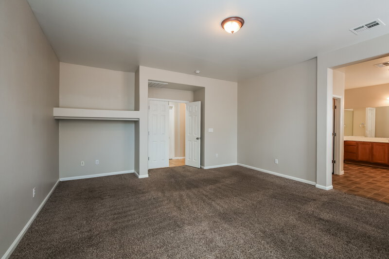 3,950/Mo, 5638 Mammoth Mountain St North Las Vegas, NV 89081 Main Bedroom View 2