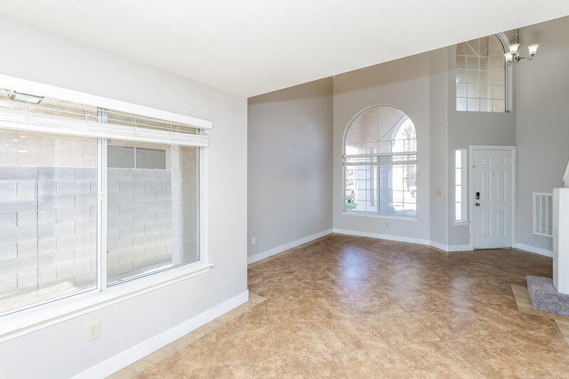 2,525/Mo, 1517 Los Alamos Dr North Las Vegas, NV 89031 Living Room View 2