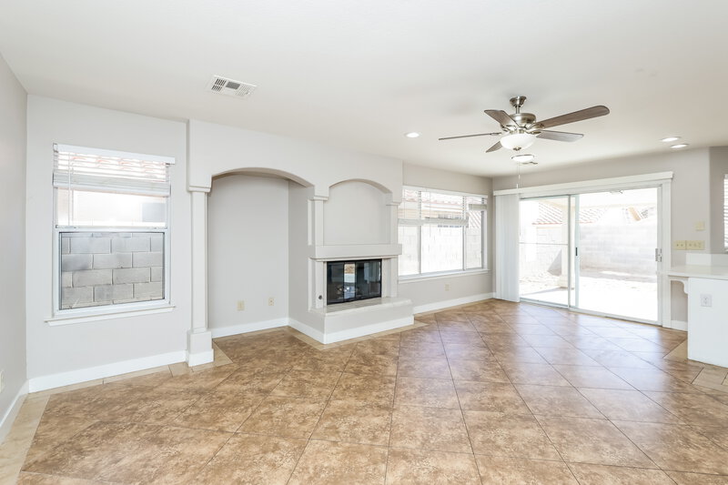 2,525/Mo, 1517 Los Alamos Dr North Las Vegas, NV 89031 Family Room View