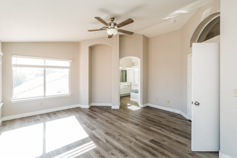 2,525/Mo, 1517 Los Alamos Dr North Las Vegas, NV 89031 Main Bedroom View