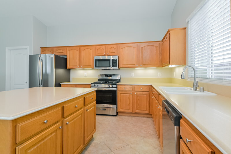 2,105/Mo, 1081 Royal Valley St Henderson, NV 89002 Kitchen View 2