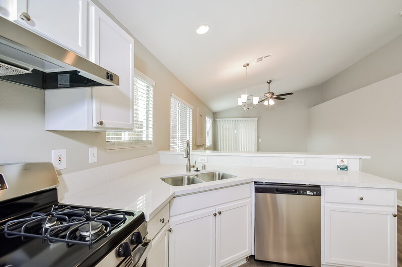 2,195/Mo, 7244 Grand Palace Ave Las Vegas, NV 89130 Kitchen View
