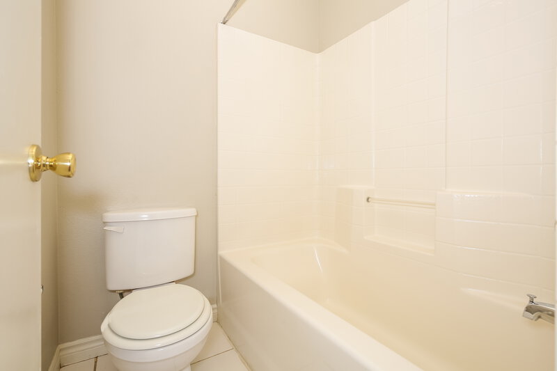 1,960/Mo, 7812 Esteem St Las Vegas, NV 89131 Bathroom View 2