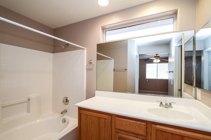 1,730/Mo, 10524 Pena Blanca Ct Las Vegas, NV 89183 Master Bathroom View