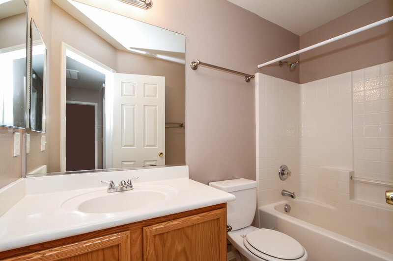 1,730/Mo, 10524 Pena Blanca Ct Las Vegas, NV 89183 Bathroom View