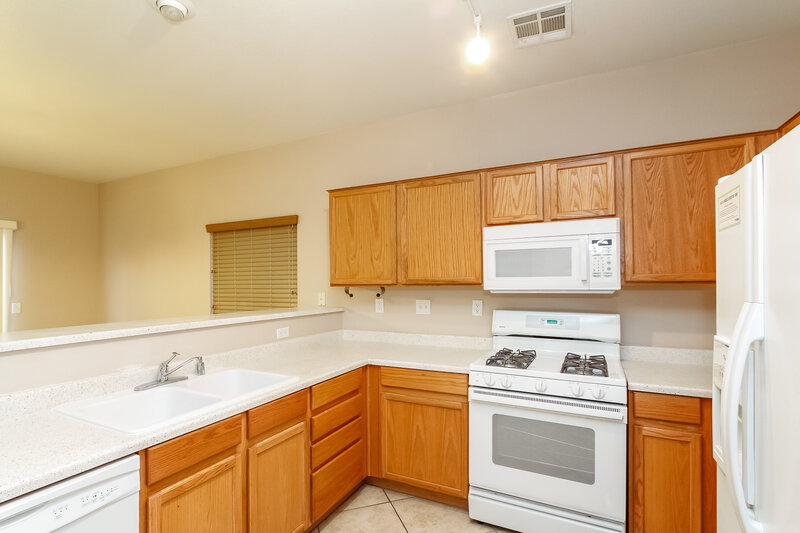 2,040/Mo, 6879 Crystal Rapids St Las Vegas, NV 89148 Kitchen View