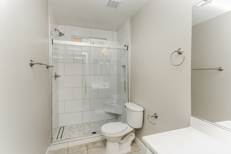 2,275/Mo, 3966 Mesa Peak Ct Las Vegas, NV 89129 Bathroom View