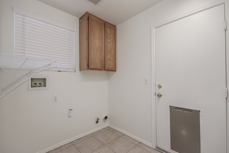 2,555/Mo, 2108 Maple Springs St Henderson, NV 89002 laundryroom View