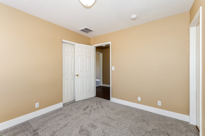 1,920/Mo, 7300 Lost Shadow Ct Las Vegas, NV 89131 Bedroom View 3