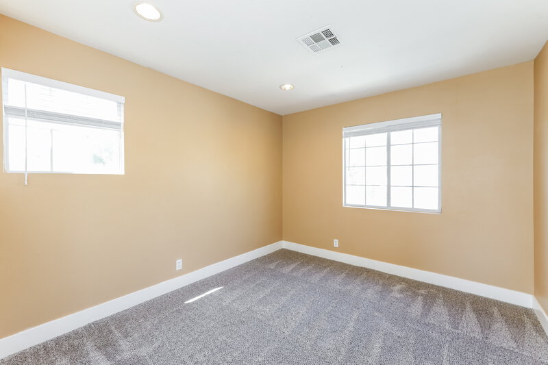 1,920/Mo, 7300 Lost Shadow Ct Las Vegas, NV 89131 Bedroom View 4
