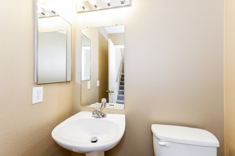 1,920/Mo, 7300 Lost Shadow Ct Las Vegas, NV 89131 Bathroom View