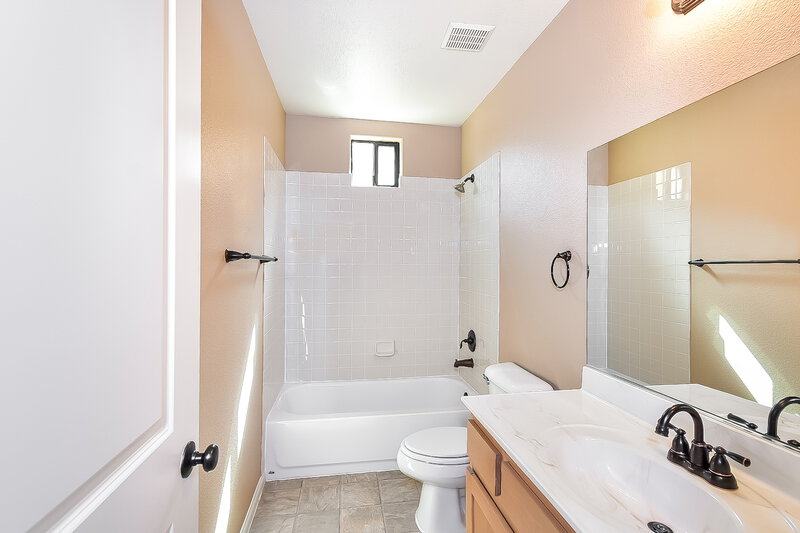 2,290/Mo, 9121 Fusion Dr Las Vegas, NV 89129 Bathroom View